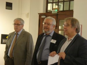 De g. à dr., MM. Meyer (maire de Colmar), Amandry (président de la SFN) et Casin (responsable de la Bibliothèque municipale)